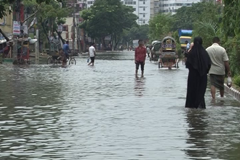 চট্টগ্রামে কয়েক লাখ মানুষ পানিবন্দি