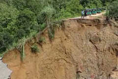 রাঙামাটি-মহালছড়ি-খাগড়াছড়ি রুটে গাড়ী চলাচল এখনো চালু হয়নি