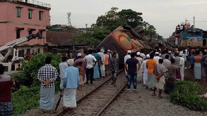 মিরসরাইয়ে দুর্ঘটনা গেটম্যানের অবহেলায়, ৪ সদস্যের তদন্ত কমিটি