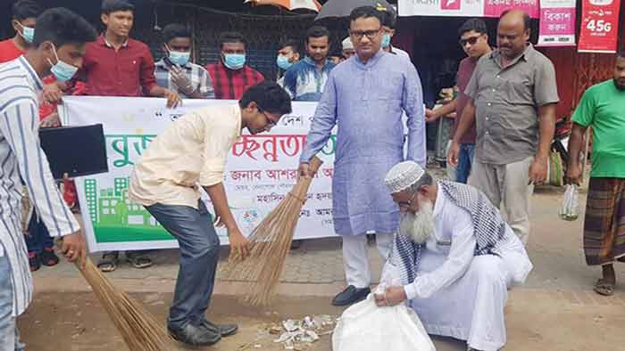 বেনাপোলের বাসিন্দার আয়োজনে “সবুজ পরিচ্ছন্নতা অভিযান” 