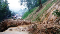 চট্টগ্রামে পাহাড় ও দেয়াল ধসে নিহত ৪