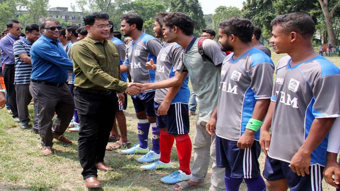 ইবিতে আন্তঃবিভাগ ও আন্তঃহল ফুটবল প্রতিযোগিতার উদ্বোধন