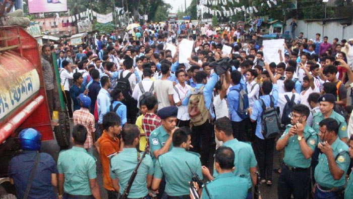 আজ দেশের সব শিক্ষা-প্রতিষ্ঠান বন্ধ