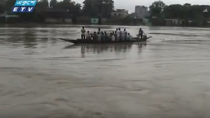 পানিবন্দি অর্ধলক্ষাধিক মানুষ [ভিডিও]