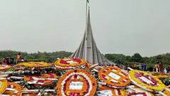 স্মৃতিসৌধে লাখো জনতার শ্রদ্ধা নিবেদন