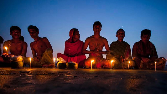 পুণ্যস্নানে ভাঙল রাসমেলা