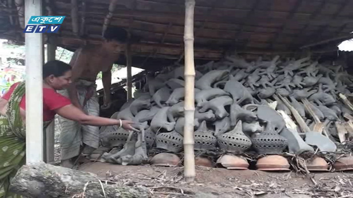 গাজীপুরে মন্ডা, মিঠাই, খেলনা কারিগরদের ব্যস্ততা (ভিডিও)