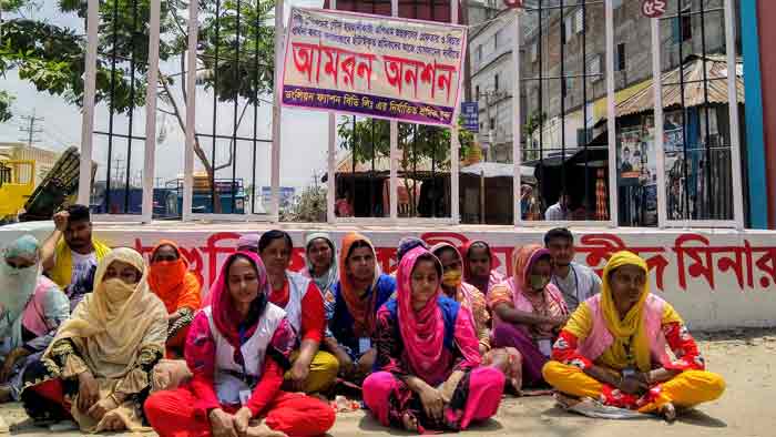 যৌন হয়রানির বিচার না পেয়ে শ্রমিকদের অনশন অব্যাহত