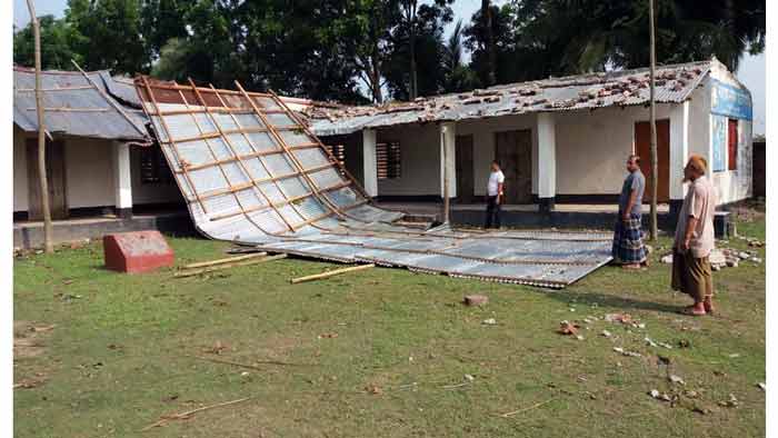 বৈশাখীঝড়ে নাবারুণ গার্লস স্কুলে ব্যাপক ক্ষয়ক্ষতি