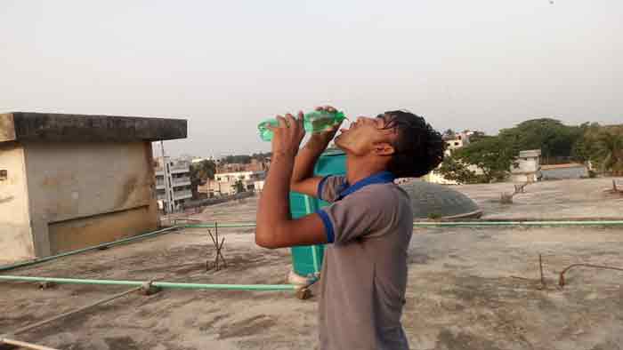 বেনাপোলে প্রচন্ড দাবদাহে জনজীবন বিপর্যস্ত