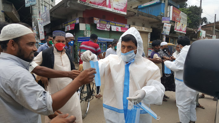 করোনা ভাইরাস প্রতিরোধে মানুষকে সচেতন করতে কুমিল্লায় ১৪ দিন ব্যাপী প্রচারণা- একুশে টেলিভিশন