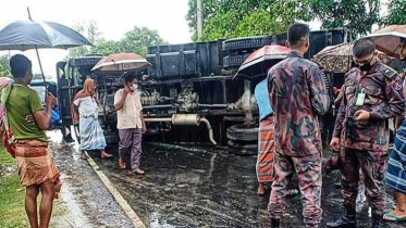 রাজশাহীতে সড়ক দুর্ঘটনায় বিজিবির দুই সদস্য নিহত