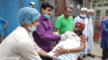 অসহায় ও দুঃস্থদের মাঝে খাদ্যসামগ্রী বিতরণ করেছে ছাত্রলীগ