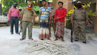 সুন্দরবন থেকে হরিণ শিকারের ফাঁদসহ দুই শিকারি আটক