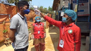 কক্সবাজারে স্বাস্থ্য সুরক্ষায় কাজ করছে রেড ক্রিসেন্ট সোসাইটি