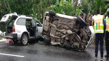 নাটোরে দু’প্রাইভেটের সংঘর্ষে শিশুর মৃত্যু, আহত ৬