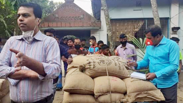 ঠাকুরগাঁওয়ে ইউপি সদস্যের গুদামে ৬৩০ বস্তা চাল, আটক ১