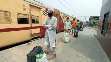 সীমিত পরিসরে যাত্রীবাহী ট্রেন চালু করছে ভারত