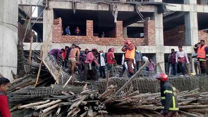 কুষ্টিয়া মেডিকেলের ছাদ ধসে নিহত ১