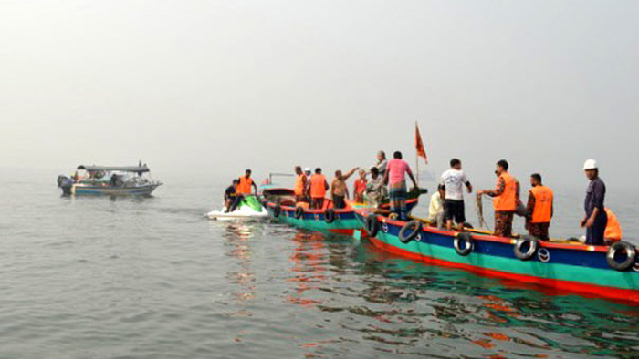 মেঘনায় ভেসে উঠল দুই মরদেহ