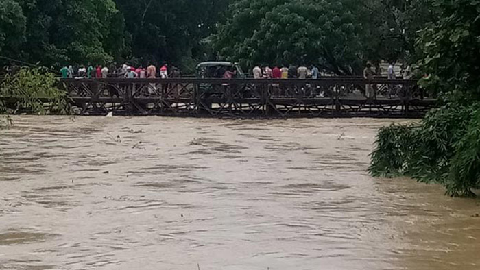 ফেনীর মুহুরী নদীর বেড়িবাঁধে ভাঙন, ১৩ গ্রাম প্লাবিত