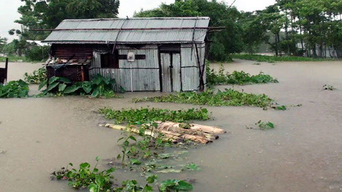 নদ-নদীগুলোর পানি বৃদ্ধি নতুন নতুন এলাকা প্লাবিত হচ্ছে