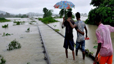 আসামে প্রবল বন্যায় ৩০ জেলা প্লাবিত