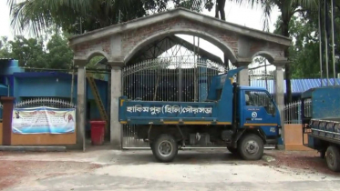 পৌরসভার গেটে ১০ দিন ধরে তালা, নাগরিক ভোগান্তি চরমে