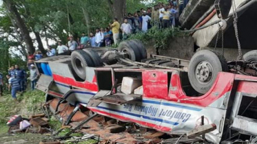 ফরিদপুরে পৃথক দু’টি সড়ক দুর্ঘটনায় ১১ জন নিহত         