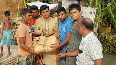 সুনামগঞ্জে বন্যার্তদের মাঝে ত্রাণসামগ্রী বিতরণ