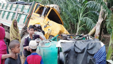 কিশোরগঞ্জে ট্রাকচাপায় নিহত ৪