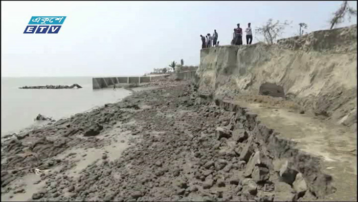 হাতিয়ায় ক্ষতিগ্রস্থ বেড়িবাঁধ সংস্কারের দাবি (ভিডিও)