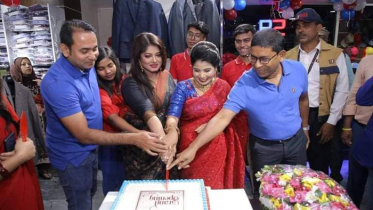 চট্টগ্রামে ‘বি টু’র শো-রুম উদ্বোধন করলেন মৌসুমী