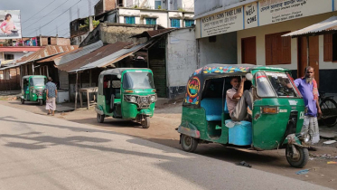 চাঁদাবাজি বন্ধের দাবীতে হিলি-বিরামপুর রুটে সিএনজি চলাচল বন্ধ