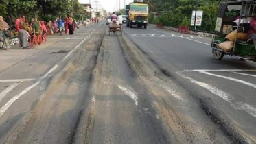 ঈদের আগে ক্ষতিগ্রস্ত সড়ক মেরামতের নির্দেশ