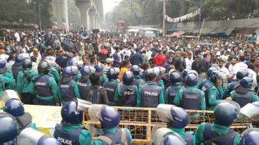 বিডিআর পরিবারের সদস্যদের শাহবাগে আটকে দিল পুলিশ