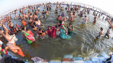 ভারতে মহাকুম্ভে হিন্দুদের জন্য খুলে দিলো মসজিদ-মাদরাসার দরজা