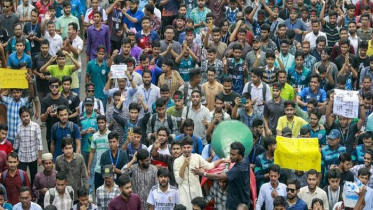 নতুন কর্মসূচি ঘোষণা আন্দোলনরত ৭ কলেজ শিক্ষার্থীদের