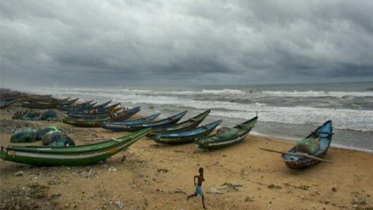 নামেনি সমুদ্রের সংকেত; বৃষ্টিপাত অব্যাহত