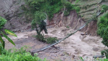 ভারী বর্ষণে নেপালে ভূমিধসে ১৫ নিহত, নিখোঁজ ১৯