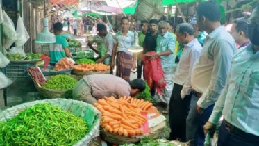 চট্টগ্রামে কাঁচা মরিচের তিন আড়তদারকে জরিমানা