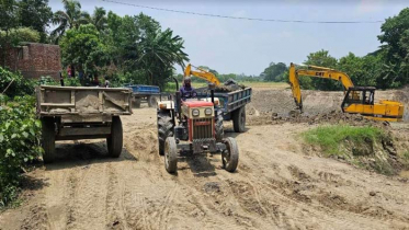 নবাবগঞ্জে কৃষি জমির মাটি কাটায় দুইজনের কারাদণ্ড