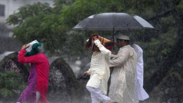 ঈদ উদযাপনে বৃষ্টির বাগড়া