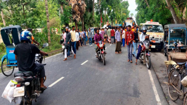 যাত্রীবাহী বাসের ধাক্কায় পথচারী নিহত, সড়ক অবরোধ