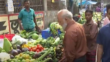 যতোদূর রাস্তা ততোদূর নিত্যপণ্যের বাজার (ভিডিও)