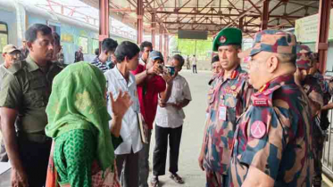 ‘বন্ধন এক্সপ্রেস’ ট্রেনে অভিযান, আটক ১