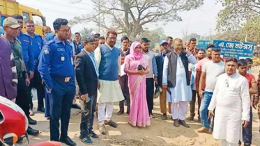 নাভারণে অবৈধ ফুটপাত উচ্ছেদ, ভ্রাম্যমান আদালতের জরিমানা