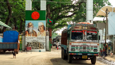 বেনাপোলে ট্রাক ভাড়া দ্বিগুণ, পণ্য পরিবহনে অচলাবস্থা