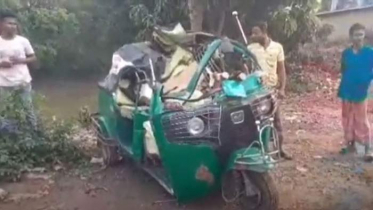 ঘোড়াশালে কাভার্ডভ্যান-সিএনজি সংঘর্ষে নিহত ২, আহত-৪