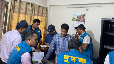 ঘুষ গ্রহণকালে হাতেনাতে গ্রেপ্তার ডিএসসিসি`র ওয়ার্ড সচিব